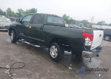 2011 Toyota Tundra Grade 4.6L V8 z USA, uszkodzony, nr VIN 5TFUM5F19BX023354